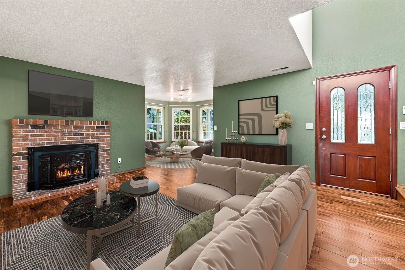 4048 Oxford Loop SE