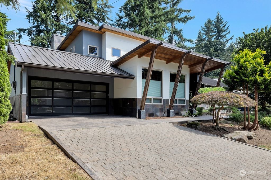 Photo of 16546 NE 99th Street, Redmond, WA 98052 (MLS # 2133241)