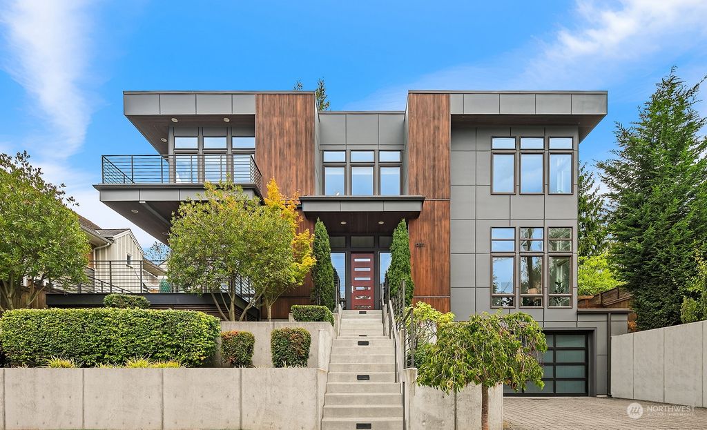 Photo of 6811 37th Avenue NE, Seattle, WA 98115 (MLS # 2275581)