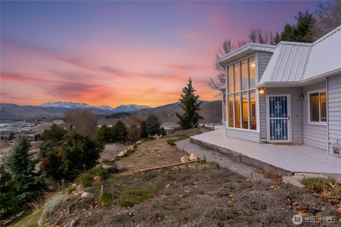 Photo of 71 Blue Grade Road, East Wenatchee, WA 98802 (MLS # 2488365)