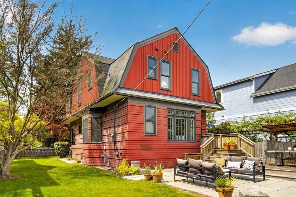 Photo of 610 16th Avenue E, Seattle, WA 98112 (MLS # 2520964)
