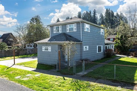 Photo of 137 Aden Street SW, Castle Rock, WA 98611 (MLS # 2505079)