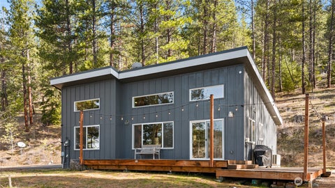 Photo of 5910 Teanaway Road, Cle Elum, WA 98922 (MLS # 2561494)