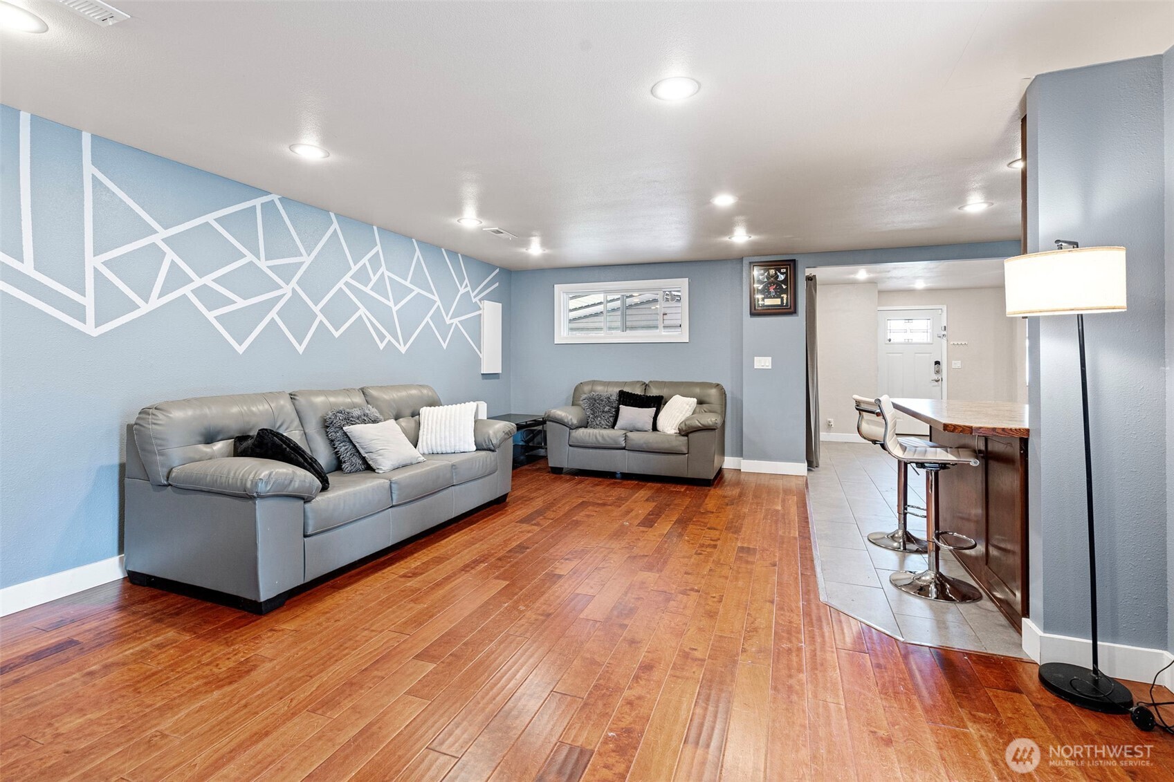 2601 Seward Avenue