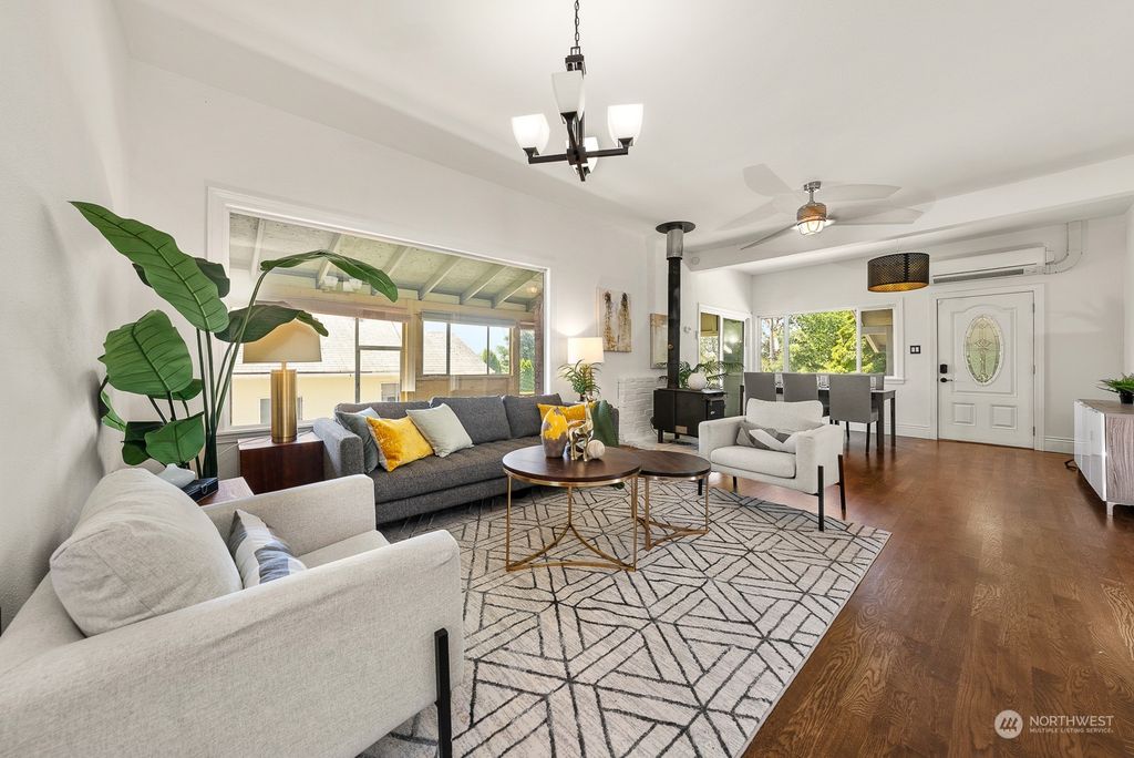 Photo of 2139 SW 98th Street, Seattle, WA 98106 (MLS # 2078134)