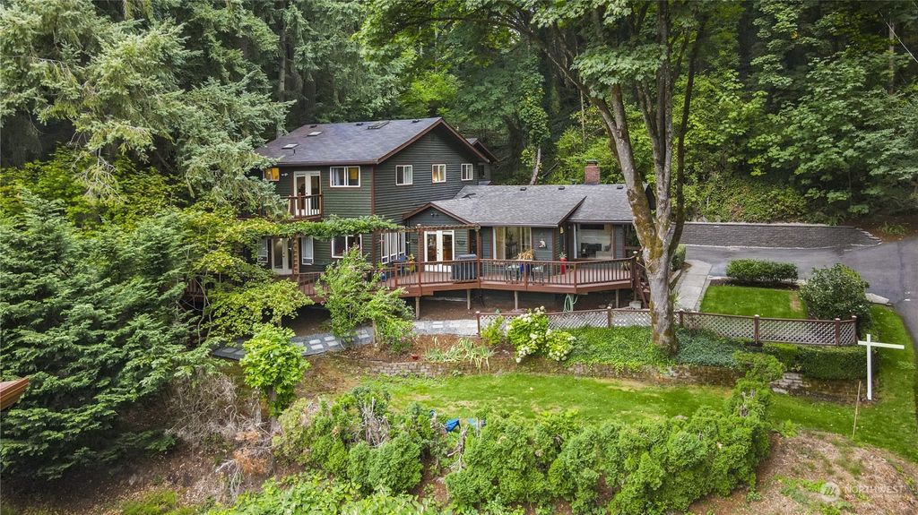 Photo of 6866 NE 129th Street, Kirkland, WA 98034 (MLS # 2156073)