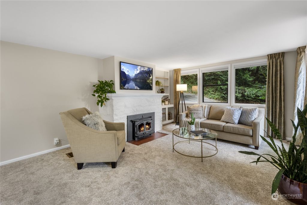 Photo of 6866 NE 129th Street, Kirkland, WA 98034 (MLS # 2156073)