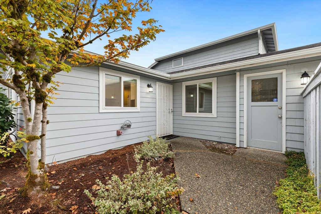 Photo of 11055 SE 250th Court #A, Kent, WA 98030 (MLS # 2598454)