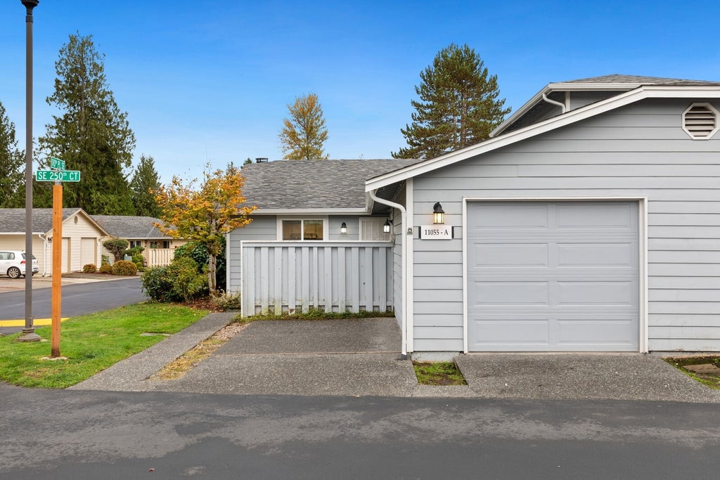 Photo of 11055 SE 250th Court #A, Kent, WA 98030 (MLS # 2598454)