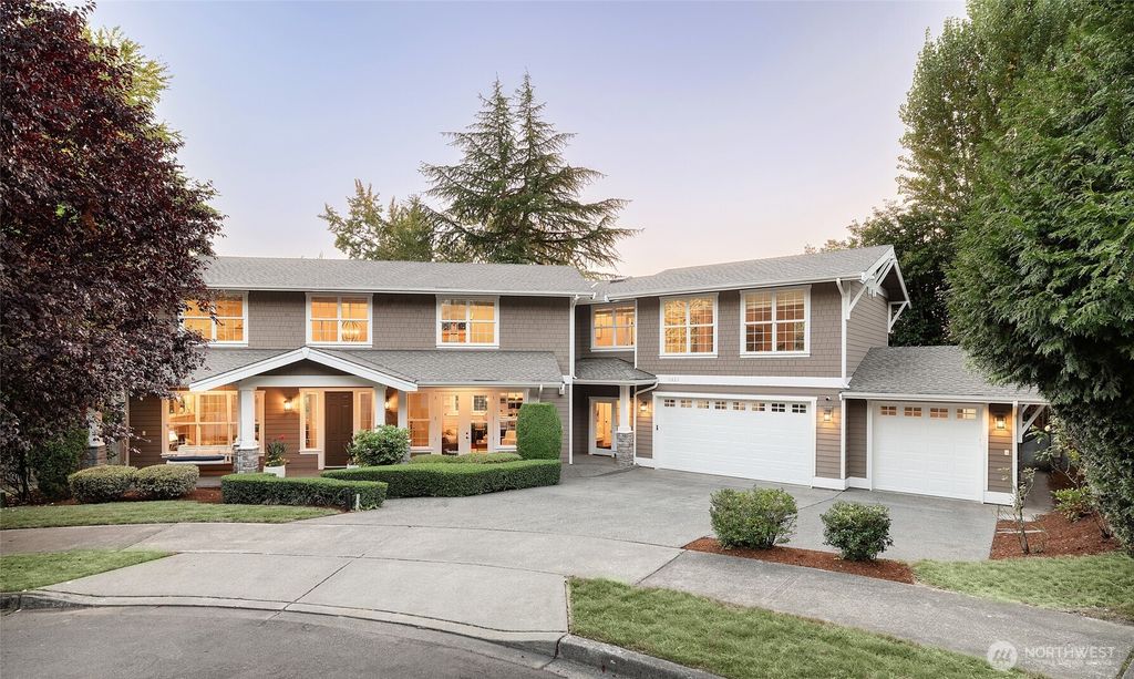 Photo of 10829 101st Place NE, Kirkland, WA 98033 (MLS # 2436307)