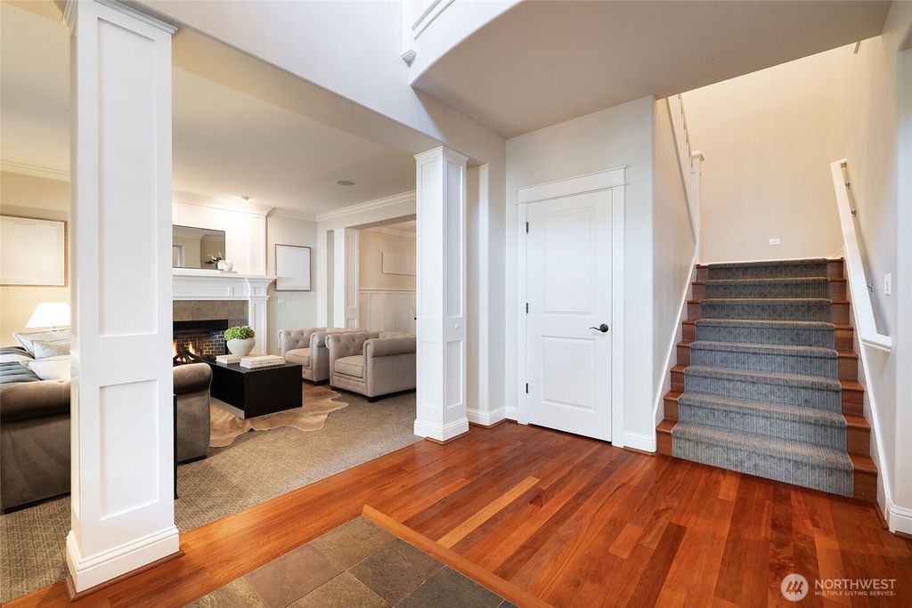 Photo of 10829 101st Place NE, Kirkland, WA 98033 (MLS # 2436307)