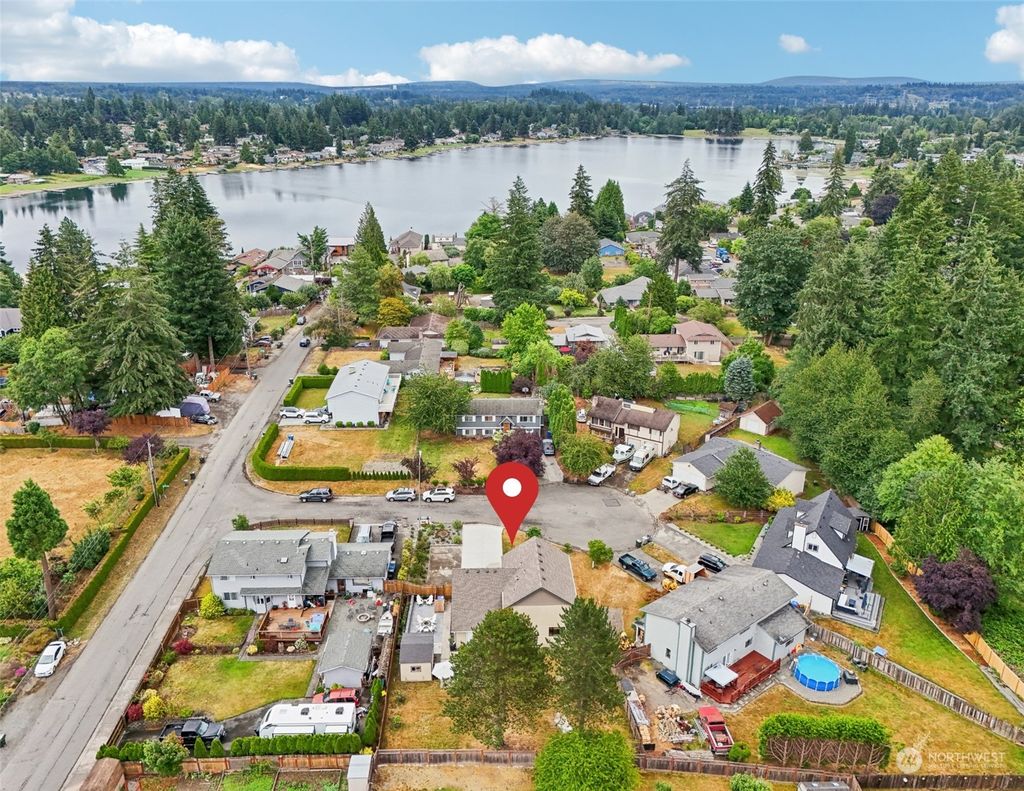 Photo of 26611 135th Avenue SE, Kent, WA 98042 (MLS # 2270574)