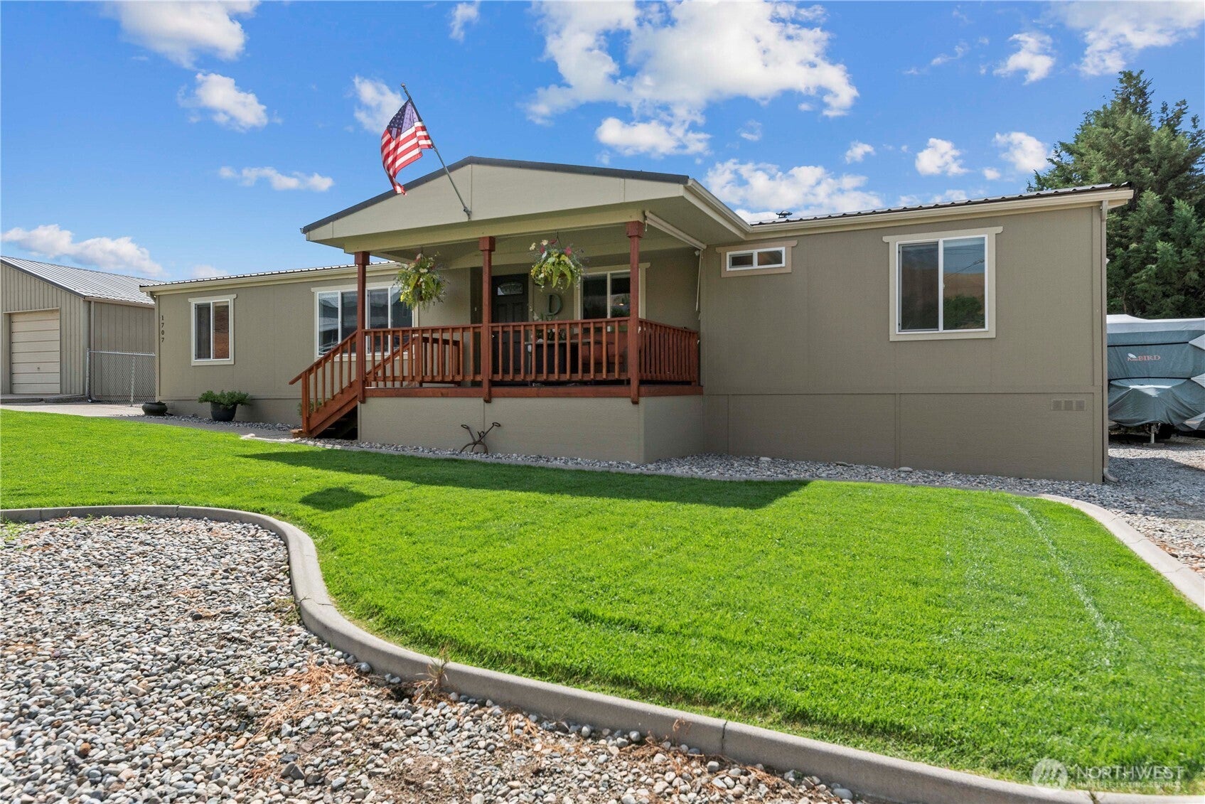 1707 Lower Monitor Road