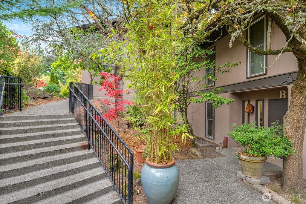 Photo of 1425 S Puget Drive #B3, Renton, WA 98055 (MLS # 2450851)