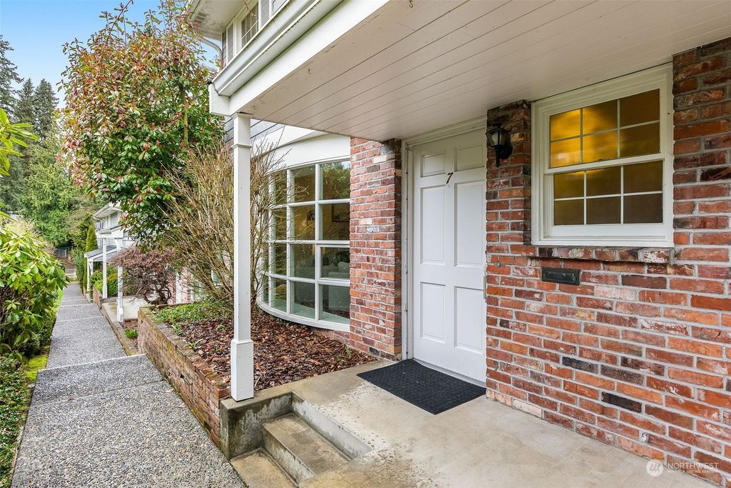 Photo of 1420 Bellevue Way SE #7, Bellevue, WA 98004 (MLS # 2198529)