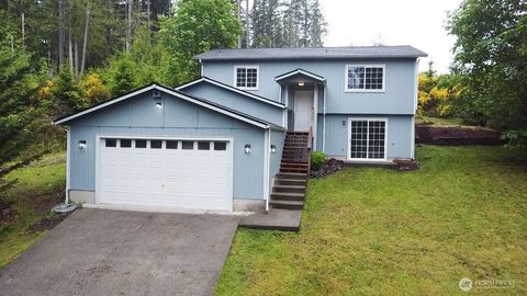 Photo of 420 E Dartmoor Drive, Shelton, WA 98584 (MLS # 2377319) Photo of 420 E Dartmoor Drive, Shelton, WA 98584 (MLS # 2377319)