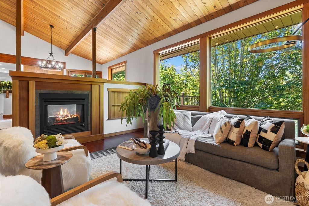 Photo of 2205 135th PL Pl SE, Bellevue, WA 98005 (MLS # 2466725)