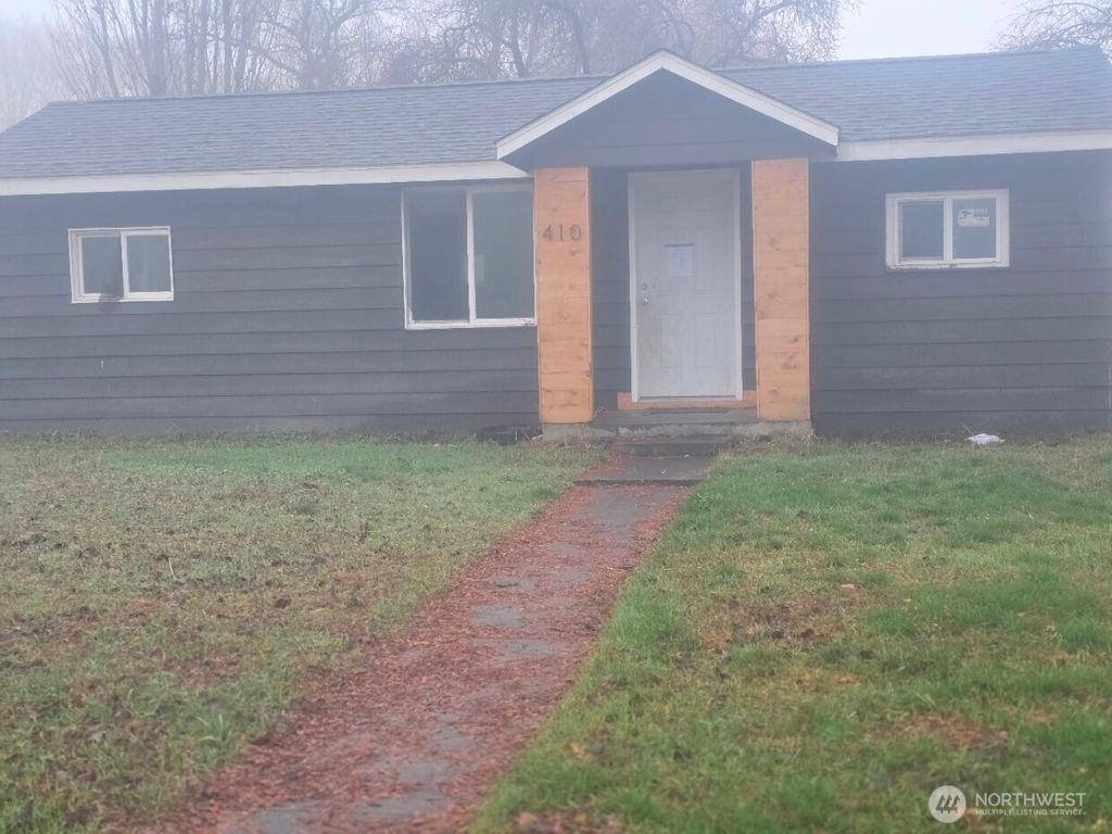 Photo of 410 E Cherry Avenue, Ritzville, WA 99169 (MLS # 2444742)