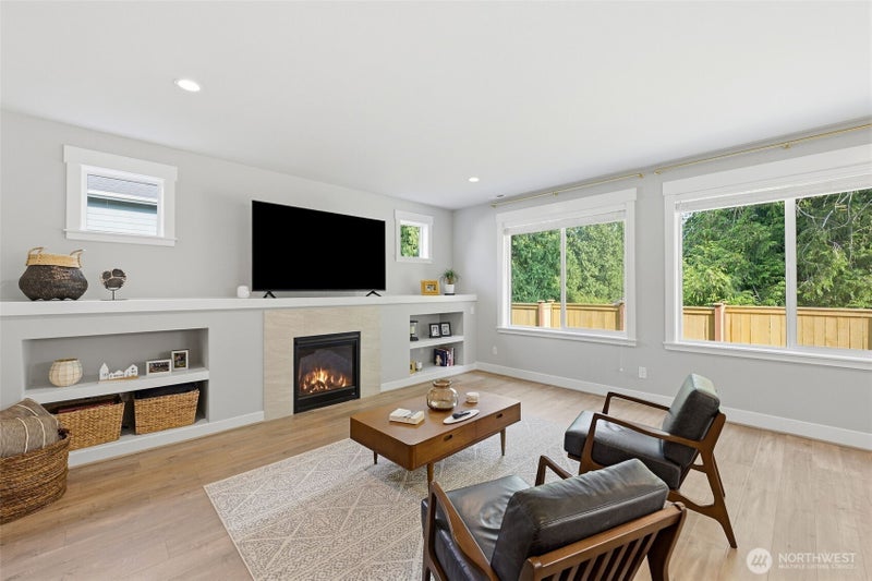 5421 133rd Street Ct NW