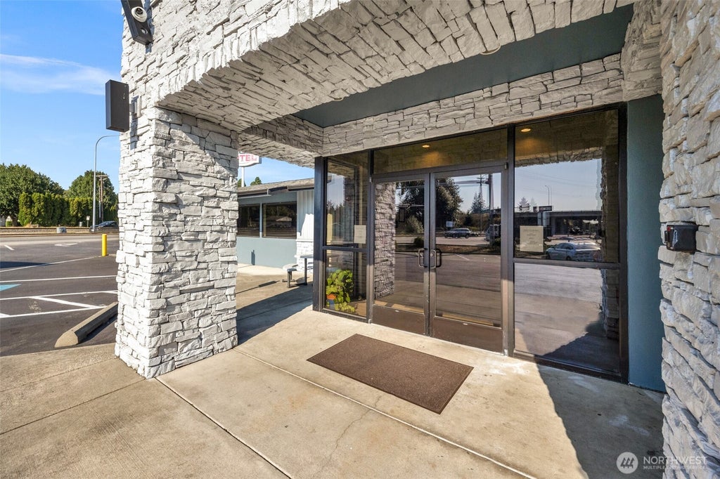 Photo of 400 W Rio Vista Avenue, Burlington, WA 98233 (MLS # 2572631)