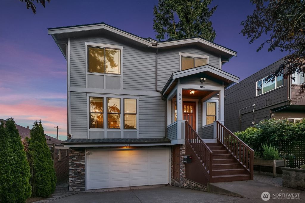 Photo of 924 30th Avenue S, Seattle, WA 98144 (MLS # 2370423)