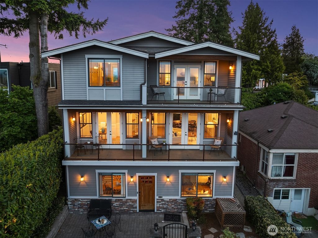 Photo of 924 30th Avenue S, Seattle, WA 98144 (MLS # 2370423)