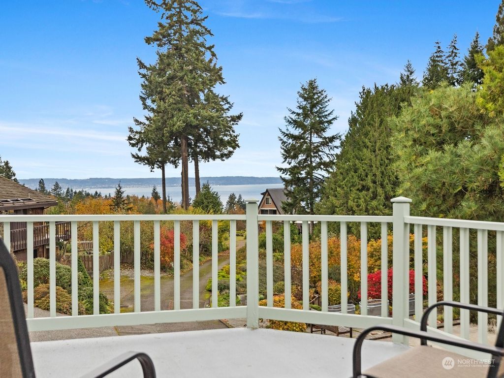 Photo of 358 Heather Road, Everett, WA 98203 (MLS # 2304743)