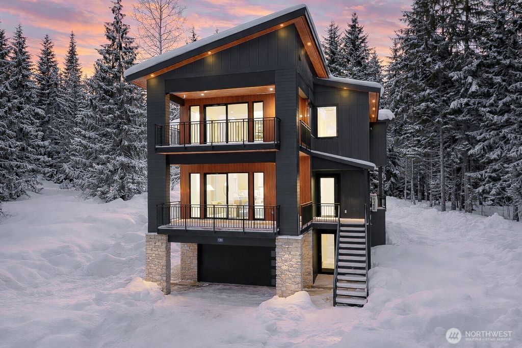 Photo of 31 Kendall PL Pl, Snoqualmie Pass, WA 98068 (MLS # 2470987)