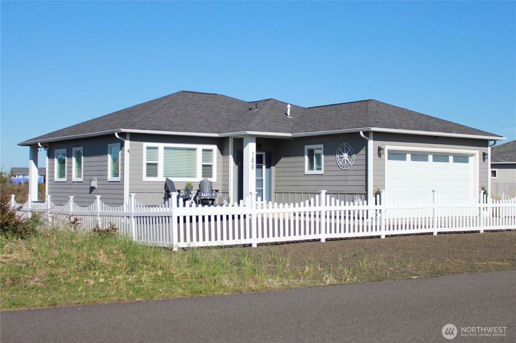 Photo of 1439 Diamond Head Avenue SW, Ocean Shores, WA 98569 (MLS # 2507508)