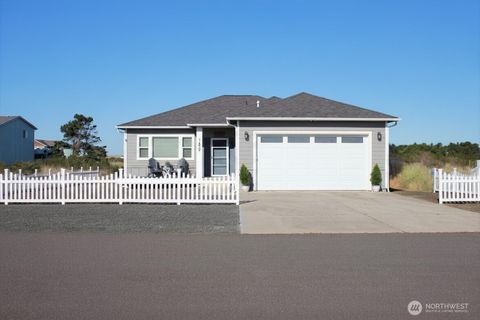 1439 Diamond Head Avenue SW Ocean Shores WA 98569