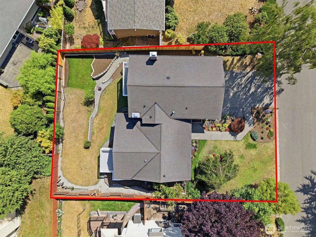 Photo of 15522 SE 44th Place, Bellevue, WA 98006 (MLS # 2551287)