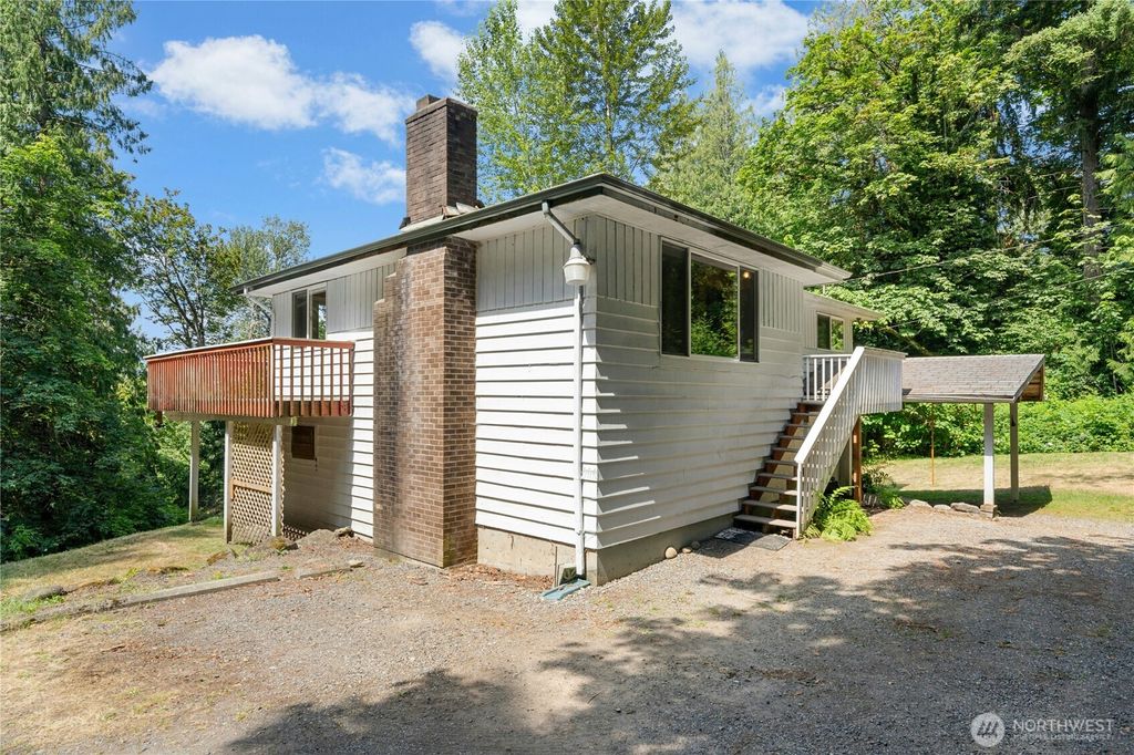 Photo of 16519 Tiger Mountain Road SE, Issaquah, WA 98027 (MLS # 2408153)