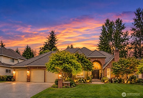 Photo of 16657 SE 49th Street, Bellevue, WA 98006 (MLS # 2582281)