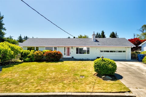 Photo of 1015 35th Street, Anacortes, WA 98221 (MLS # 2541000)