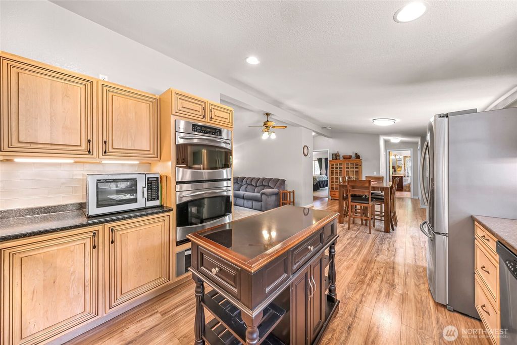 listing image 9364220170561351249
