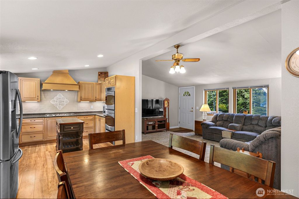 listing image 9367699677492264876