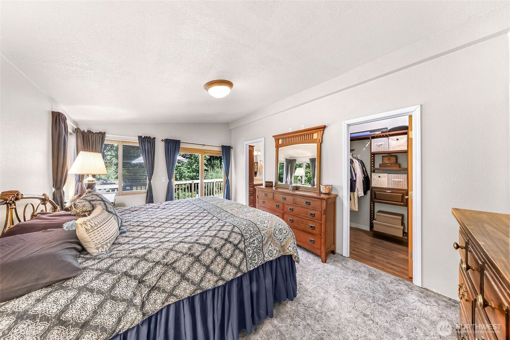 listing image 9364724864034614913