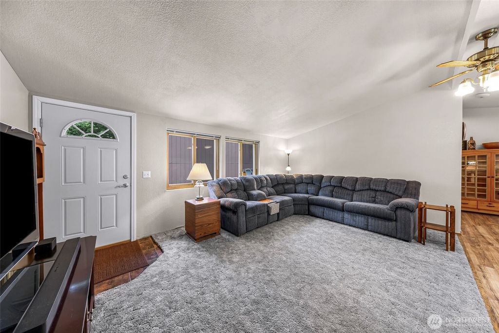 listing image 9361958538369767071