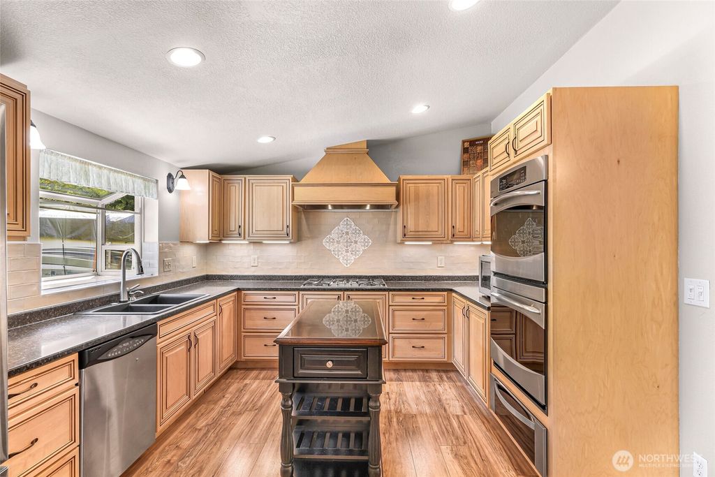 listing image 9366943931520334064