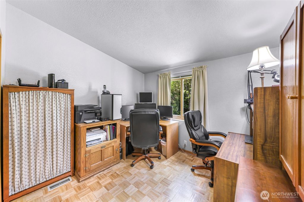 listing image 9362626252421750735