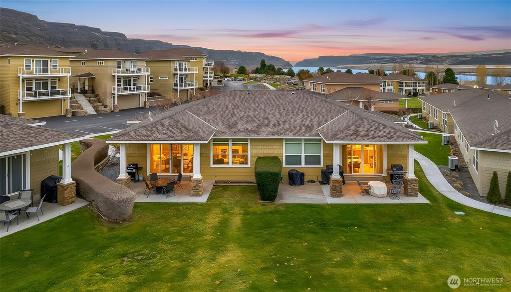 Photo of 9270 Canyon Drive NW #C16, Quincy, WA 98848 (MLS # 2469081)