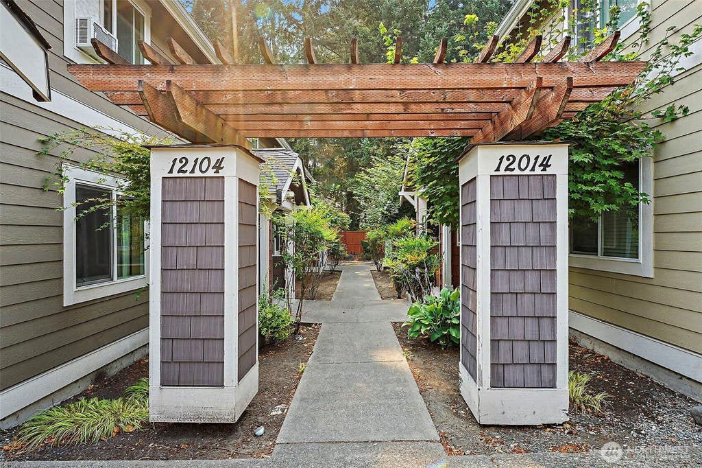 Photo of 12014 113th Avenue Ct E #20, Puyallup, WA 98374 (MLS # 2564630)