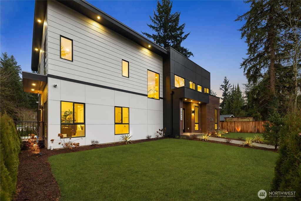 Photo of 10416 130th Avenue NE, Kirkland, WA 98033 (MLS # 2488758)