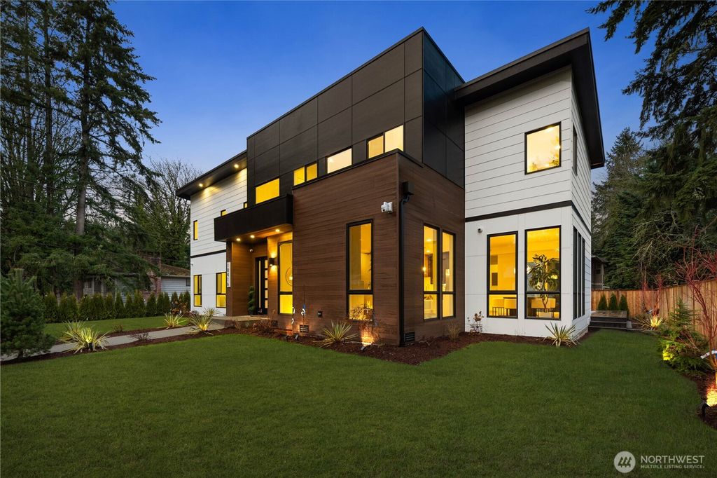 Photo of 10416 130th Avenue NE, Kirkland, WA 98033 (MLS # 2488758)