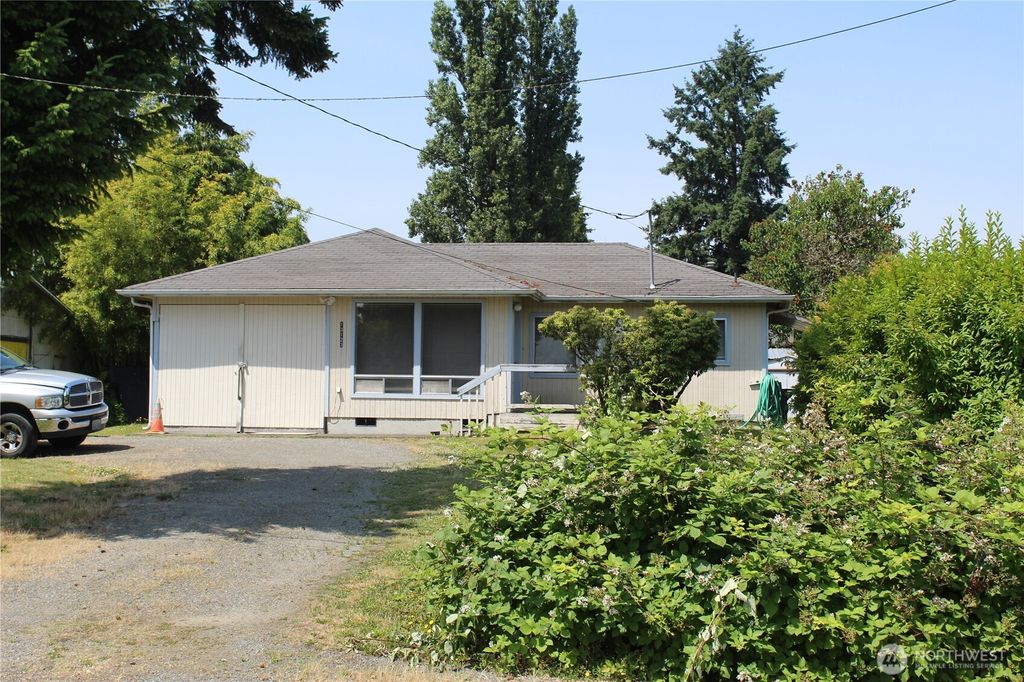 Photo of 13123 160th Avenue SE, Renton, WA 98059 (MLS # 2399119)
