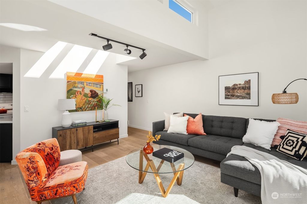 Photo of 1516 E Pike Street #302, Seattle, WA 98122 (MLS # 2220065)