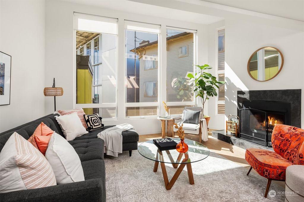 Photo of 1516 E Pike Street #302, Seattle, WA 98122 (MLS # 2220065)