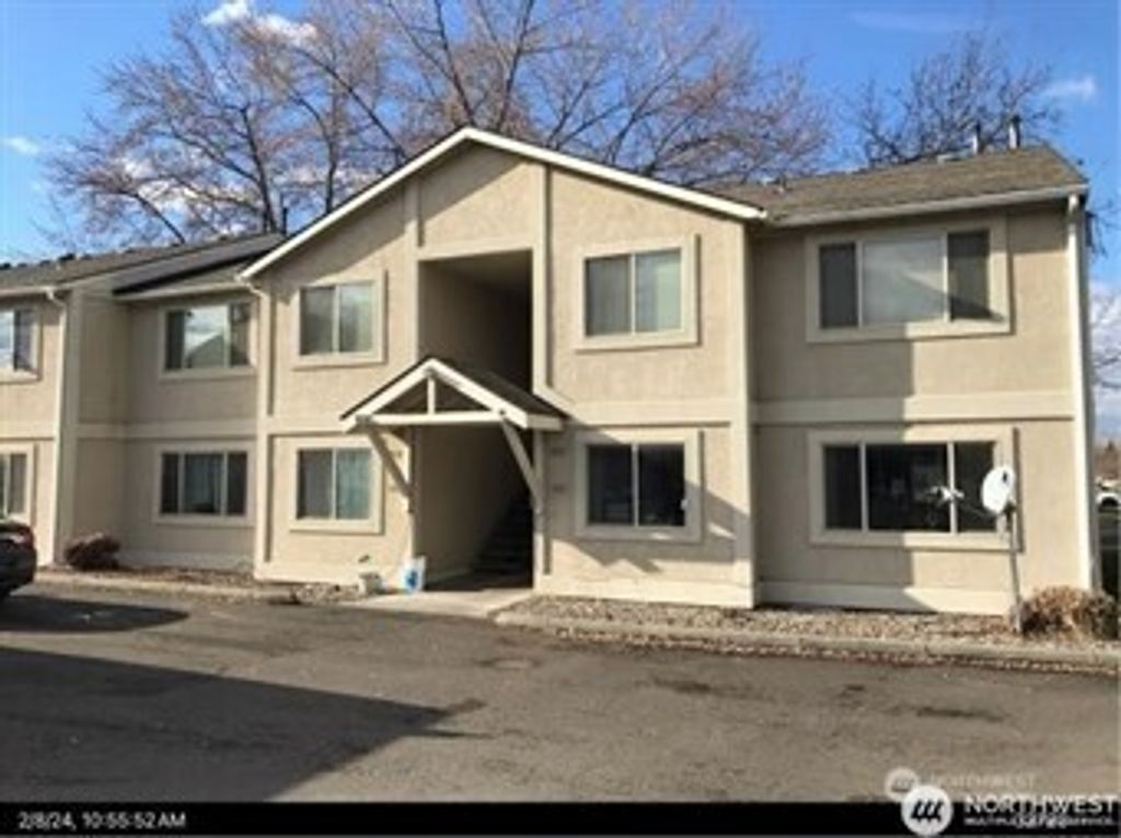 Photo of 1910 J Street #102, Walla Walla, WA 99362 (MLS # 2458031)