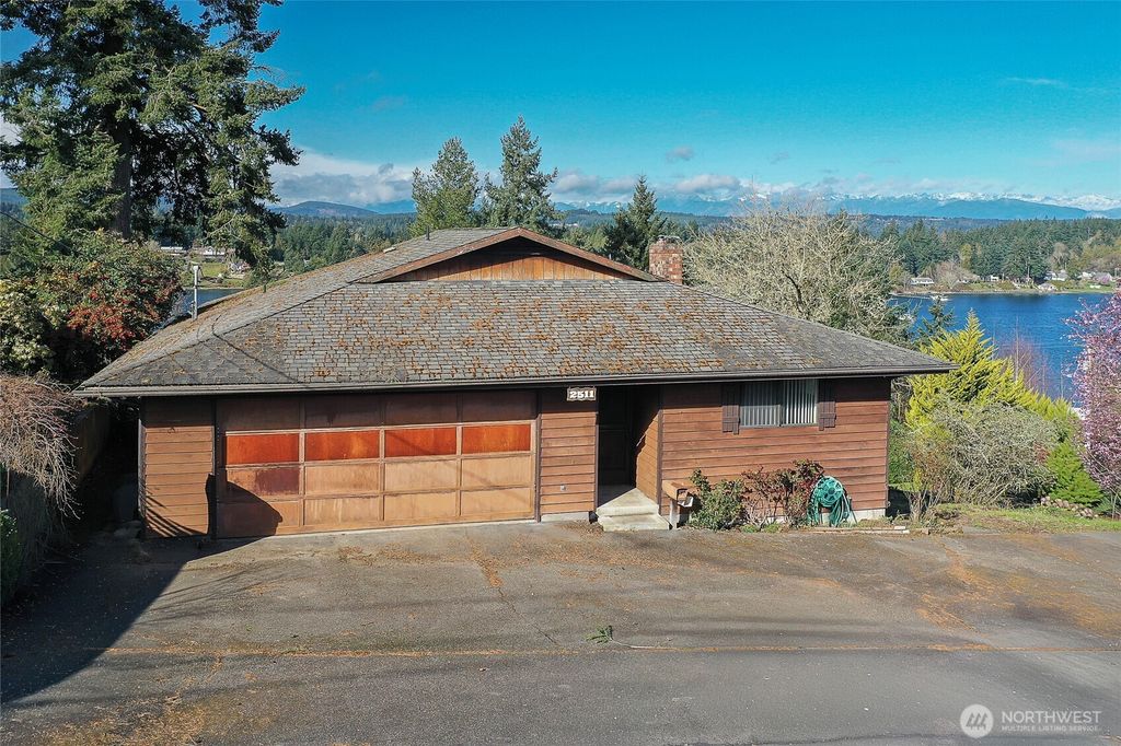 Photo of 2511 Baymont Place, Bremerton, WA 98312 (MLS # 2484189)