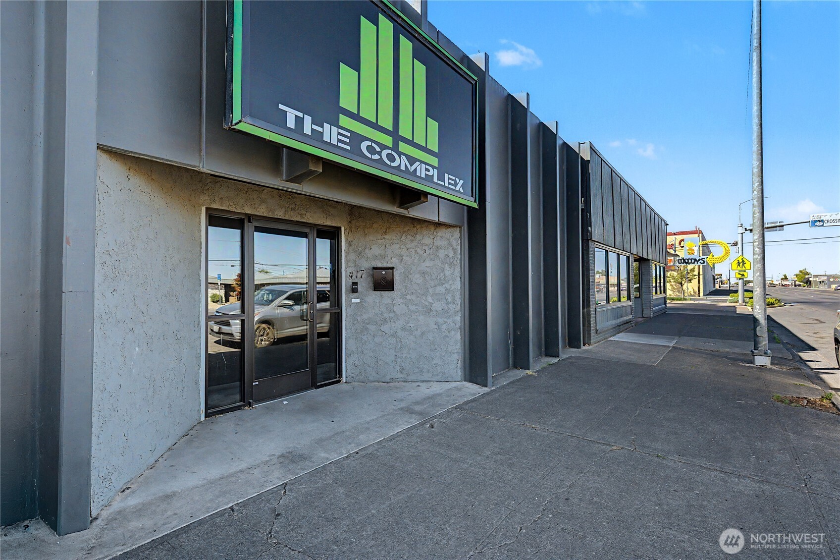 417 W Broadway Avenue